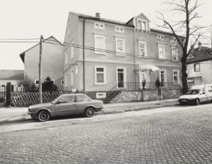 Moritzburg, Schlossallee 13, Wohn- und Geschäftshaus, Straßenansicht