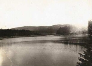 Fichtelgebirge. Fichtelsee. Blick zum Schneeberg (1051 m)