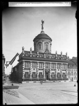 Geschmücktes Rathaus