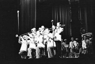 Scala: Jack Hylton; Blechbläser Chor