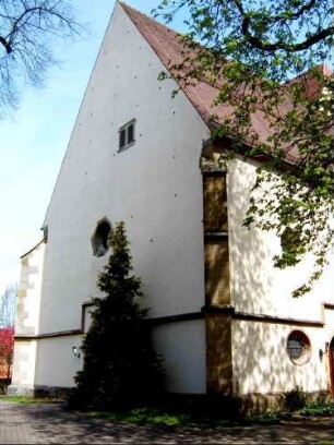 Langhaus von Südwesten über Giebelseite (Spätgotischer Neubau bis 1511 auf Spätromanisch-Gotischem Vorgänger)