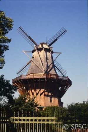 Potsdam, Park Sanssouci, Nördliches Sanssouci, Mühlenareal, Historische Mühle.