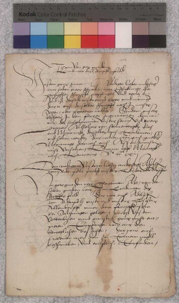 Hartmann, Abt, und Johann, Koadjutor des Stifts Fulda (Fuld), an Adolf von Biedenfeld (Bidenfelt), Propst ihres Klosters Allendorf (-dorff) unter dem Frankenstein (Frangken-) bei Salzungen (Saltz-): sie hatten ihn zuvor etliche Male ernsthaft aufgefordert, persönlich in Fulda vor ihnen zu erscheinen; aus ihnen unbekannten Gründen ist Adolf dem nicht nachgekommen. Nach der Regel und den Statuten des Stifts hätten sie ihn mit Fug und Recht als ungehorsam ansehen und entsprechend gegen ihn vorgehen können. Da sie aber eher mit Sanftmut als mit Schärfe regieren, senden sie ihm erneut dieses Mandat zu und fordern ihn in aller Form auf, am Montag nach Gereonis, den 12. Oktober, als erstem, zweiten und drittem, peremptorischen Termin in der Frühe zu Fulda im Beinhaus (Bin-) des Stifts zu erscheinen. In jedem Fall wird dann geschehen, was sich gebührt. Siegel der Aussteller.