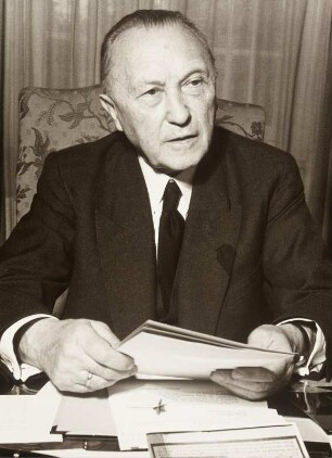 Dr. Konrad Adenauer, Bundeskanzler