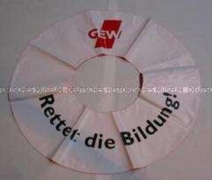 Schwimmring zur Aktion "Rettet die Bildung"