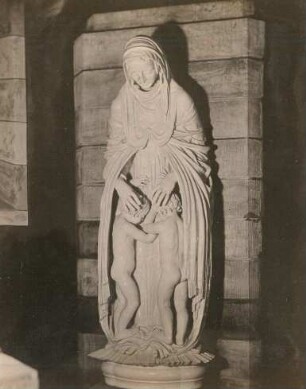 Meißen, Nikolaikirche : Überlebensgroße Altarfigur