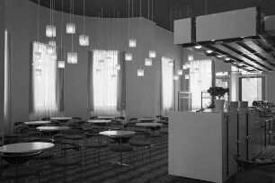 Eröffnung eines Cafés im östlichen Pavillon des Karlsruher Schlosses