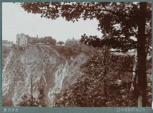 Blick über den Plauenschen Grund auf die Begerburg in Dölzschen bei Dresden