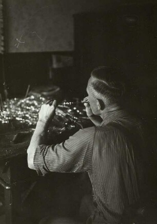 Glasbläser b. d. Arbeit, Glasbläserwerkstatt, Steinheid, 1954
