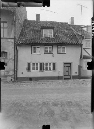 Quedlinburg, Ägidiikirchhof. Wohnhaus. Straßenfront