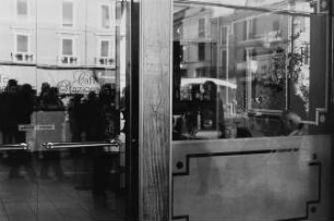 Blick in ein Café (Caffe Nazionale)
