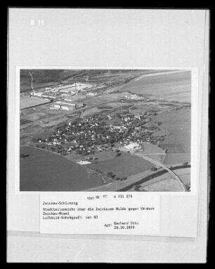 Zwickau-Schlunzig, Stadtteilansicht über die Zwickauer Mulde gegen VW-Werk Zwickau-Mosel, von Südosten