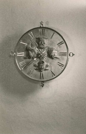 Metallarbeit, Wanduhr von Bernhard Krauss