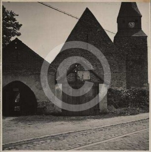 Katholische Kirche Gießmannsdorf von W