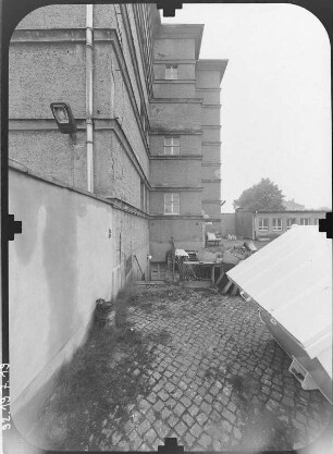 Dresden-Friedrichstadt, Bodelschwinghstraße 1/3. Ehem. Obdachlosenheim für Männer (Medizinische Berufsfachschule am Krankenhaus Dresden-Friedrichstadt, 1928; P. Wolf). Teilansicht von Nordwest