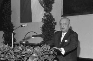 Freiburg: Kaufhaussaal; Ansprache: Staatssekretär Dr. jur. Hans Steinmetz, Bonn