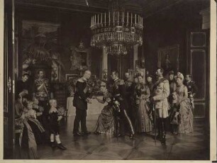 Kaiser Wilhelm I. im Kreise seiner Verwandten, u. a. Friedrich III., Wilhelm II., Großherzog Friedrich I. von Baden mit Frauen und Kindern im Schloß in Berlin?