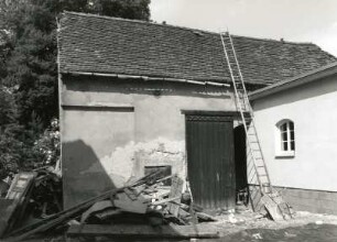 Medingen, Dorfstraße 4. Gehöft (nach 1800). Hofansicht der Scheune