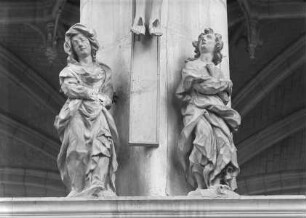 Maria und Johannes unter dem Kreuz