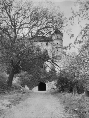 Schloss mit Toreinfahrt : Eichstätt. Willibaldsburg mit Toreinfahrt