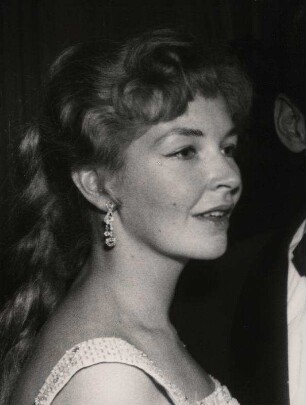 [Odile Versois im Maison de France]