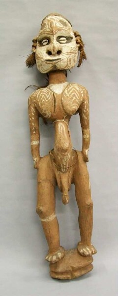 Figurine masculine en bois