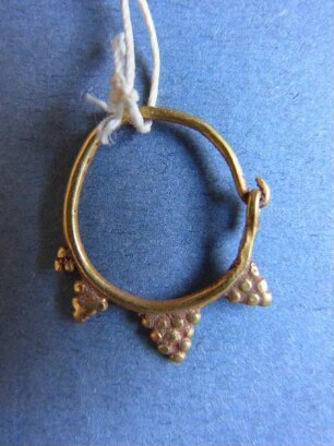 Ohrring mit Granulation (Einzelstück)
