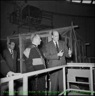 Besuch von Dr. Hermann Schäufele (Erzbischof von Freiburg) am Kernforschungszentrum Karlsruhe (KfK)
