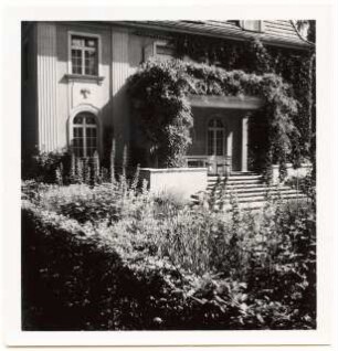 Garten Dr. Voss: Haus mit Terrasse Sommergarten