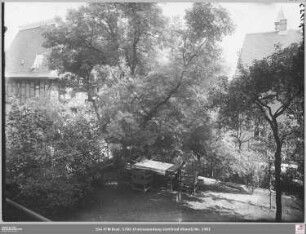 Vorgarten Hindenburgstraße 7 in Kronberg