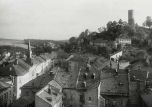 Lobenstein, Stadtansicht : Lobenstein. Markt. Blick zur Burg