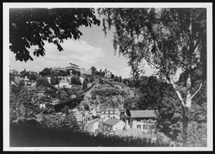 Weißer Hirsch und Bergrestaurant "Luisenhof" : Dresden-Loschwitz. Blick über die Trasse der Standseilbahn zum Restaurant Luisenhof