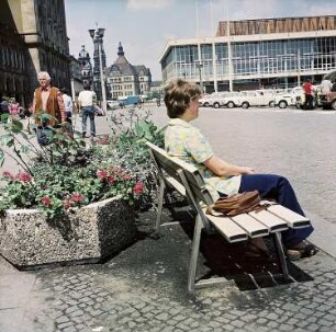 Dresden. Altmarkt Westseite und Kulturpalast