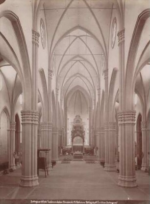 Innenansich der Basilika San Petronio in Bologna