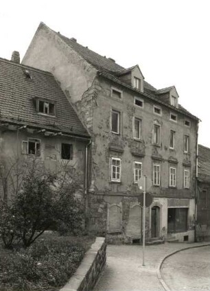 Meißen-Vorbrücke, Zscheilaer Straße 2. Wohnhaus mit Laden (bezeichnet 1855)