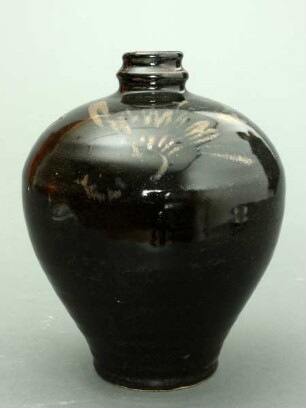 Eiförmige Vase