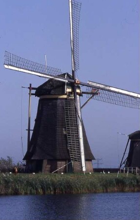 Kinderdijk - Windmühle : Aufgenommen 2001 in Kinderdijk
