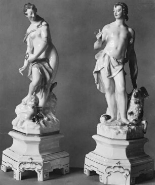 Paris aus der Folge mythologischer Figuren auf dreieckiger Plinthe