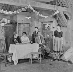 Sorbisches Volkstheater: Bauernliebe : Bautzen. Deutsch-Sorbisches Volkstheater. Szene aus einem Theaterstück