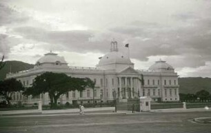 Präsidentenpalast : Reisefotos Haiti. Port-au-Prince. Präsidentenpalast (Entwurf 1921; G. H. Baussan)
