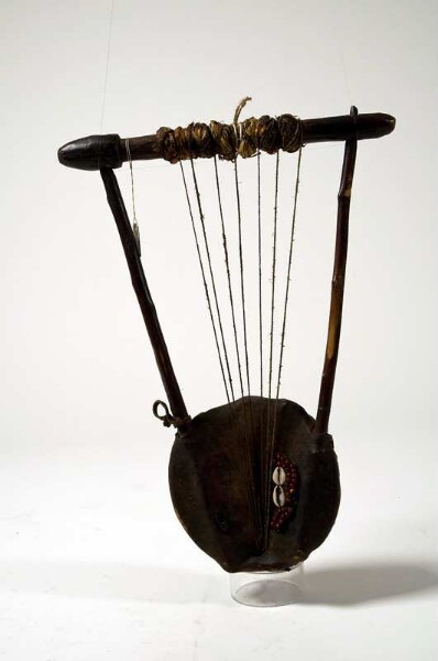 Shell lyre