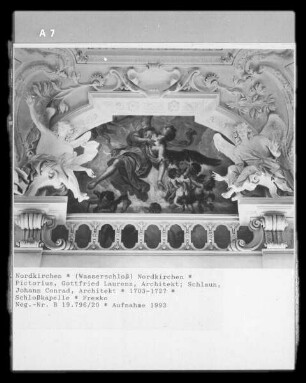 Mariensymbole von Engeln getragen — Maria, du geistlich Rose! Bitte für uns!