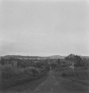 Straße nach Kempala : Blick entlang der Straße zum Namirembe Hill in Kampala
