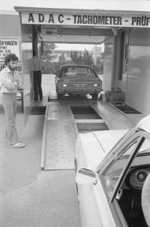 Tachometer-Prüfung des ADAC für Kraftfahrzeuge