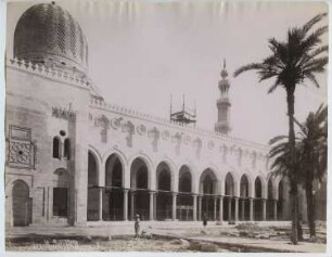 Grabkomplex des al-Mu’aiyad Schaich, Kairo Mausoleum, Moschee und Madrasa: Ansicht des Innenhofs