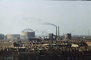 Berlin. Stadtteilansicht mit Gaskokerei und Gaswerk auf der Dimitroffstraße