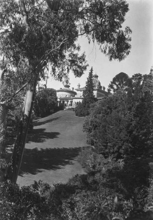 Sintra, Palácio de Monserrate, Blick durch den Park zur Villa