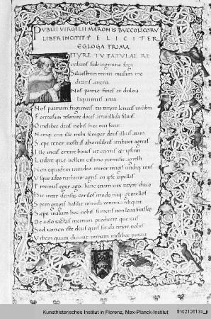 Vergil: Opera : Buccolia: Blattseite, Text, Randbordüre mit eingeschlossenem Wappen und historisierter Initiale T mit Darstellung Vergils