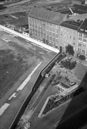 Berlin: Blick vom Axel Springer-Haus auf Mauer (Lindenstraße)
