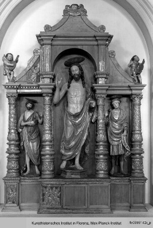 Der auferstandene Christus, flankiert von Johannes dem Täufer und Daniel